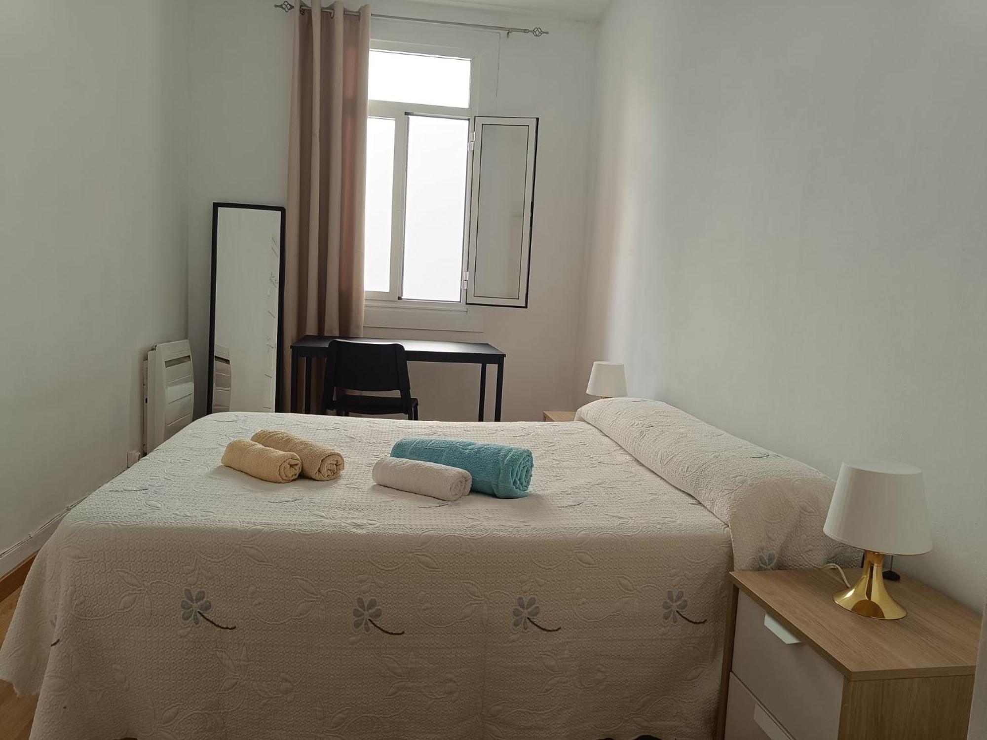 شقة Piso Antiguo, Muebles Viejos, Muy Sencillo, Alquilado En Invierno A Estudiantes, Sin Ascensor, Cocina Antigua A Gas, Edificio Muy Antiguo آكورونيا المظهر الخارجي الصورة