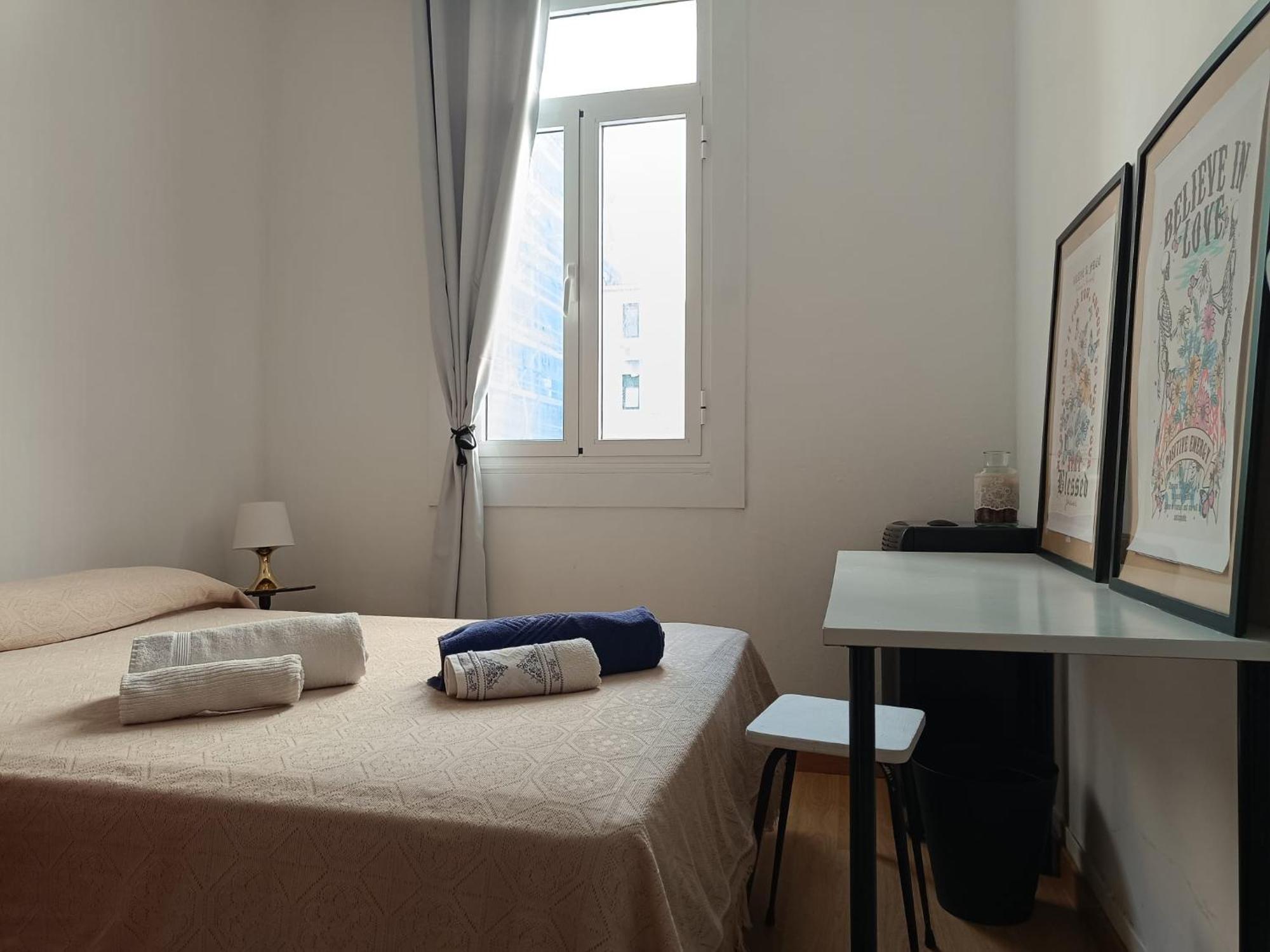 شقة Piso Antiguo, Muebles Viejos, Muy Sencillo, Alquilado En Invierno A Estudiantes, Sin Ascensor, Cocina Antigua A Gas, Edificio Muy Antiguo آكورونيا المظهر الخارجي الصورة